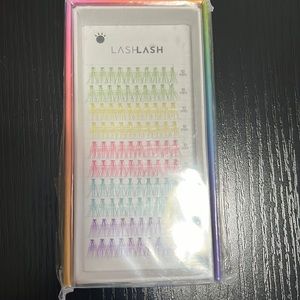 Lash Lash Mari Beauty Pride Individual lashes.